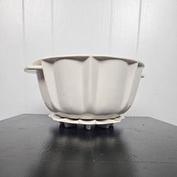 Vintage Stone Round Casserole/Bundt Baking Pan & Decorative Trivet