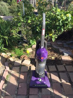 Like new Hoover vacuum in great working condition