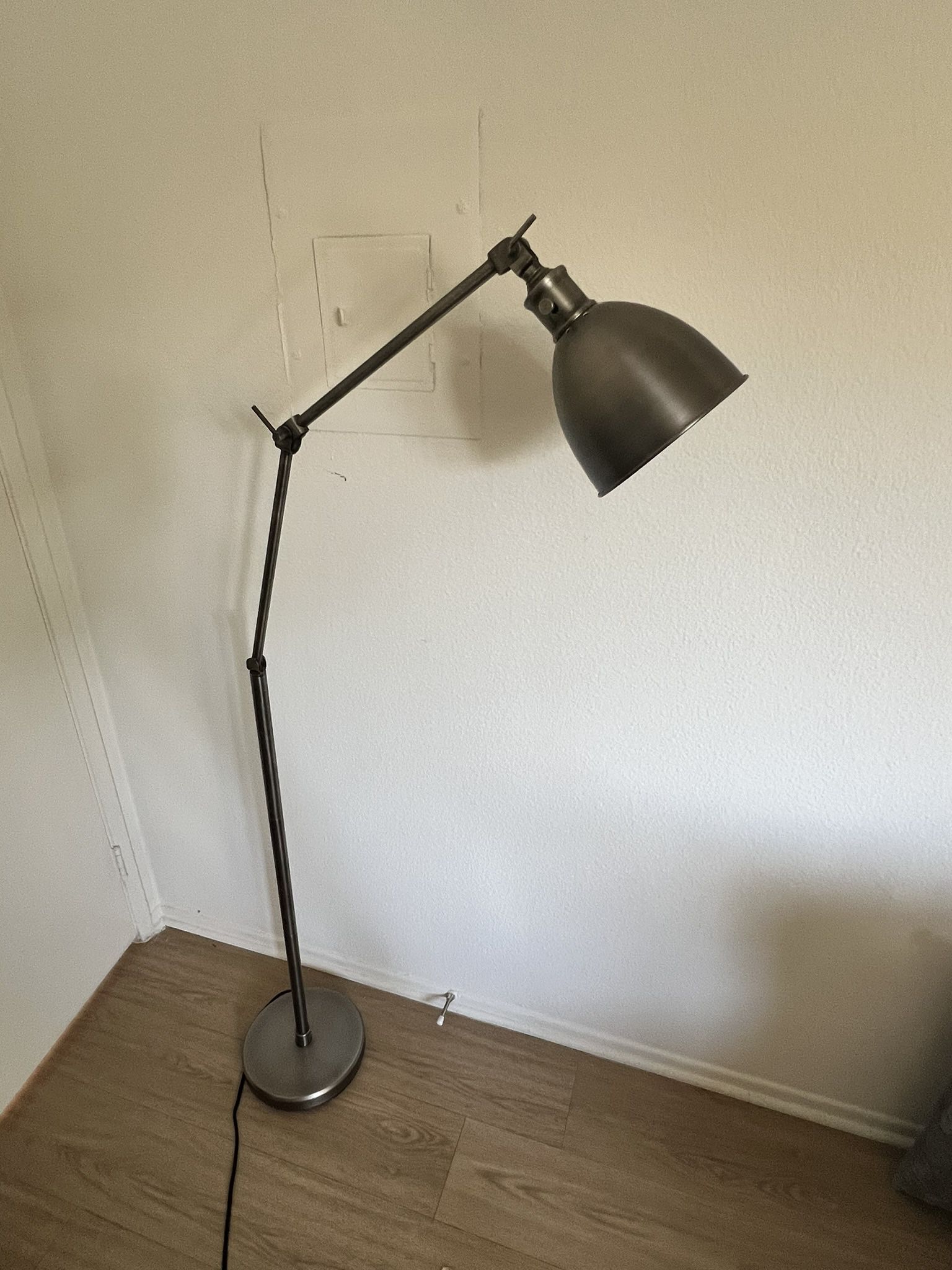 Metal Lamp + Bulb 