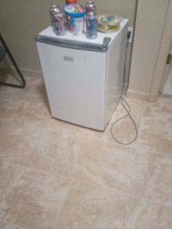 Black and decker fridge