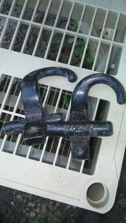 2005 silverado tow hooks