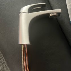 Pfizer Bathroom Faucet Single Mount Brushed nickel