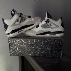 military black jordan 4s 