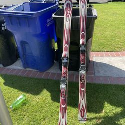 Snow skis