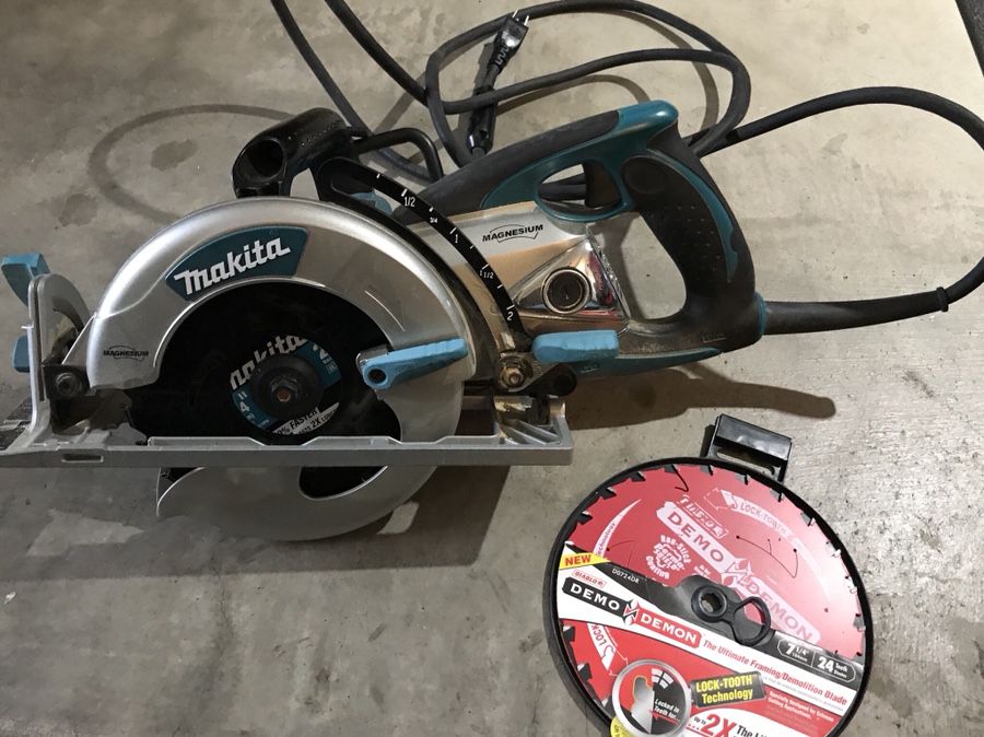 Makita 7-1/4” Magnesium Hypoid Saw 5377MG for Sale in Irvine, CA OfferUp