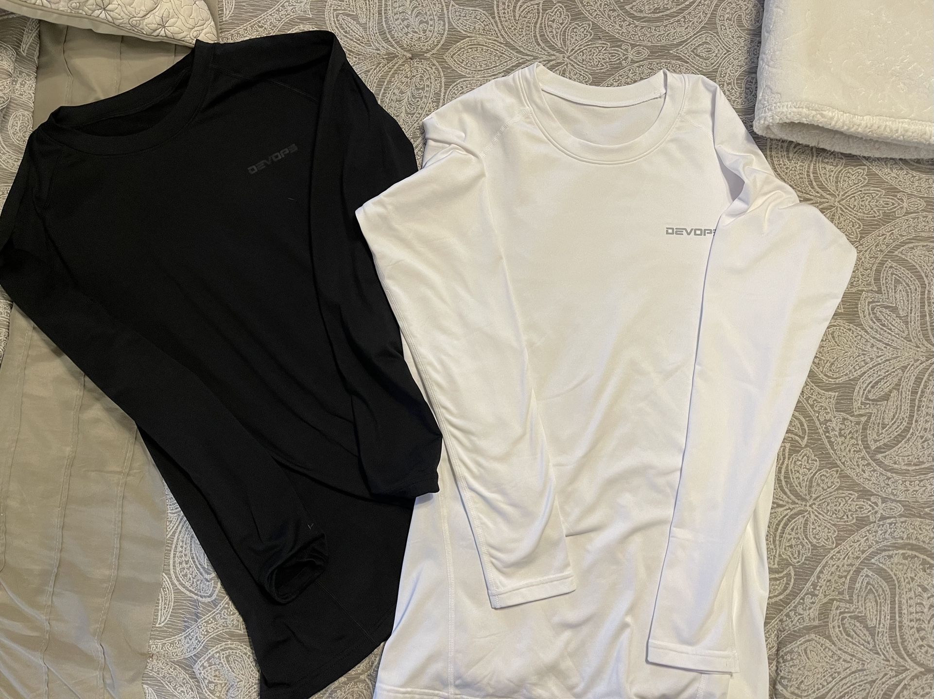 Men’s Size Medium- Long Sleeve Sport Shirt