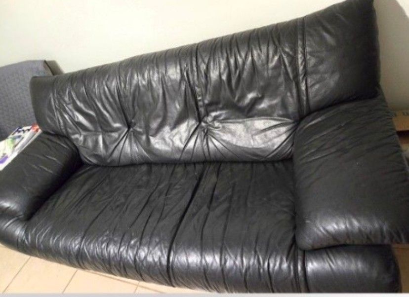 Natuzzi Black Leather Couch Sofa