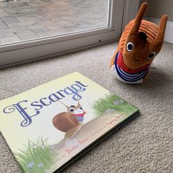 Escargot 🐌 Toddler Book With Stuffed Animal