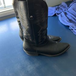 Nice Boots 👢.  Size 8 M.  