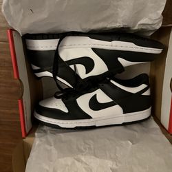 Panda dunks size 7 men brand new