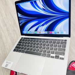 MacBook 13in” M2 Chip 8gb Ram 512gb $50 Down