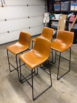 Free kitchen bar stools