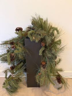 Faux Long-Needle Pine Garland with Real Pinecones – approx. 6ft