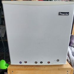 Magic Chef 1.7 Cubic Ft. Mini Refrigerator 