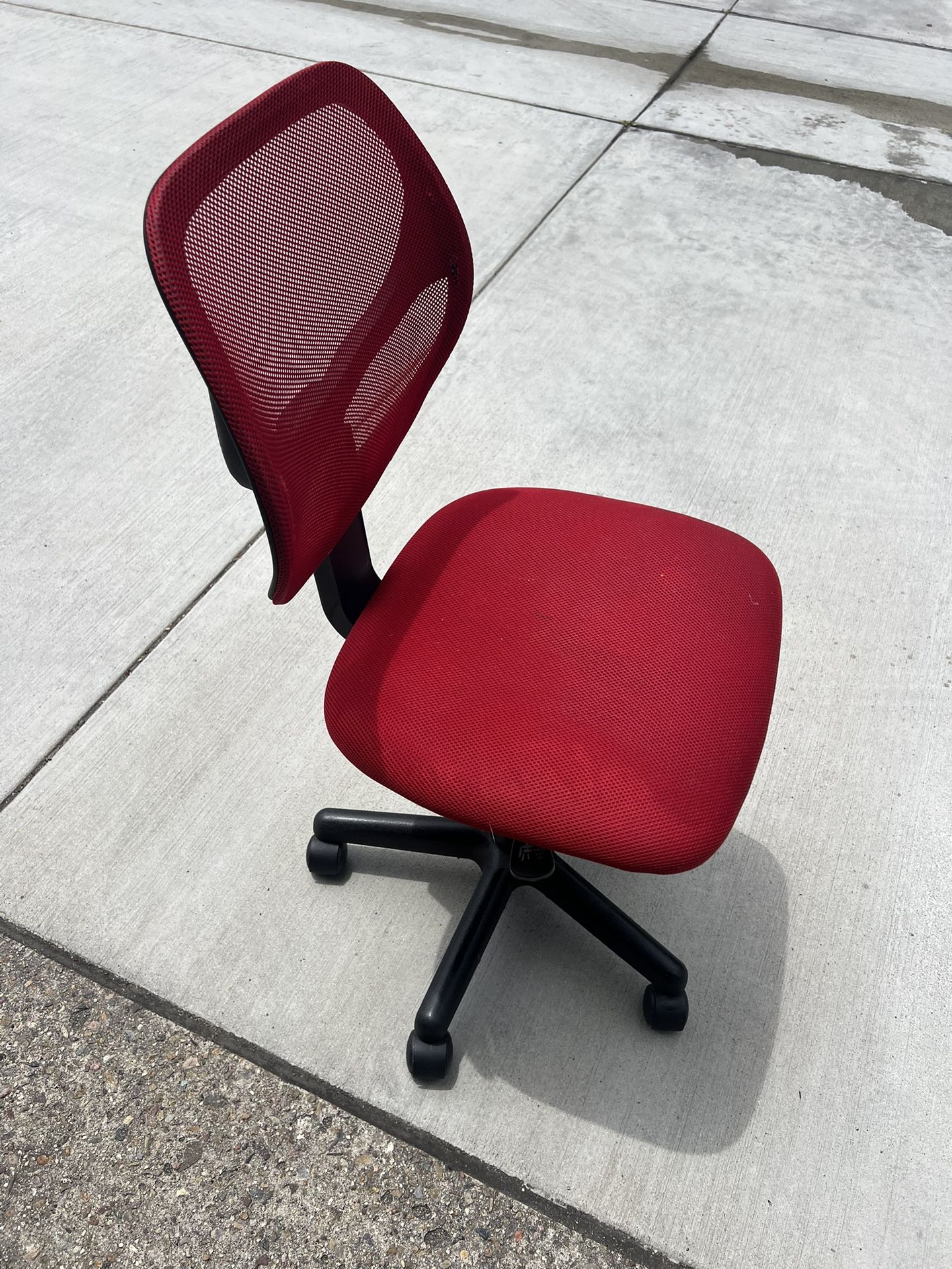 Red, Rolling Office Chair - Free