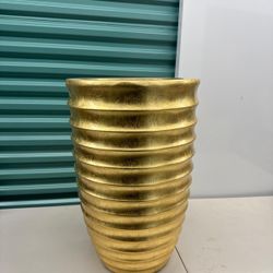 Gold Vase 