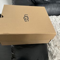 Brand New Never Worn Women’s Platform Ugg Boots! 