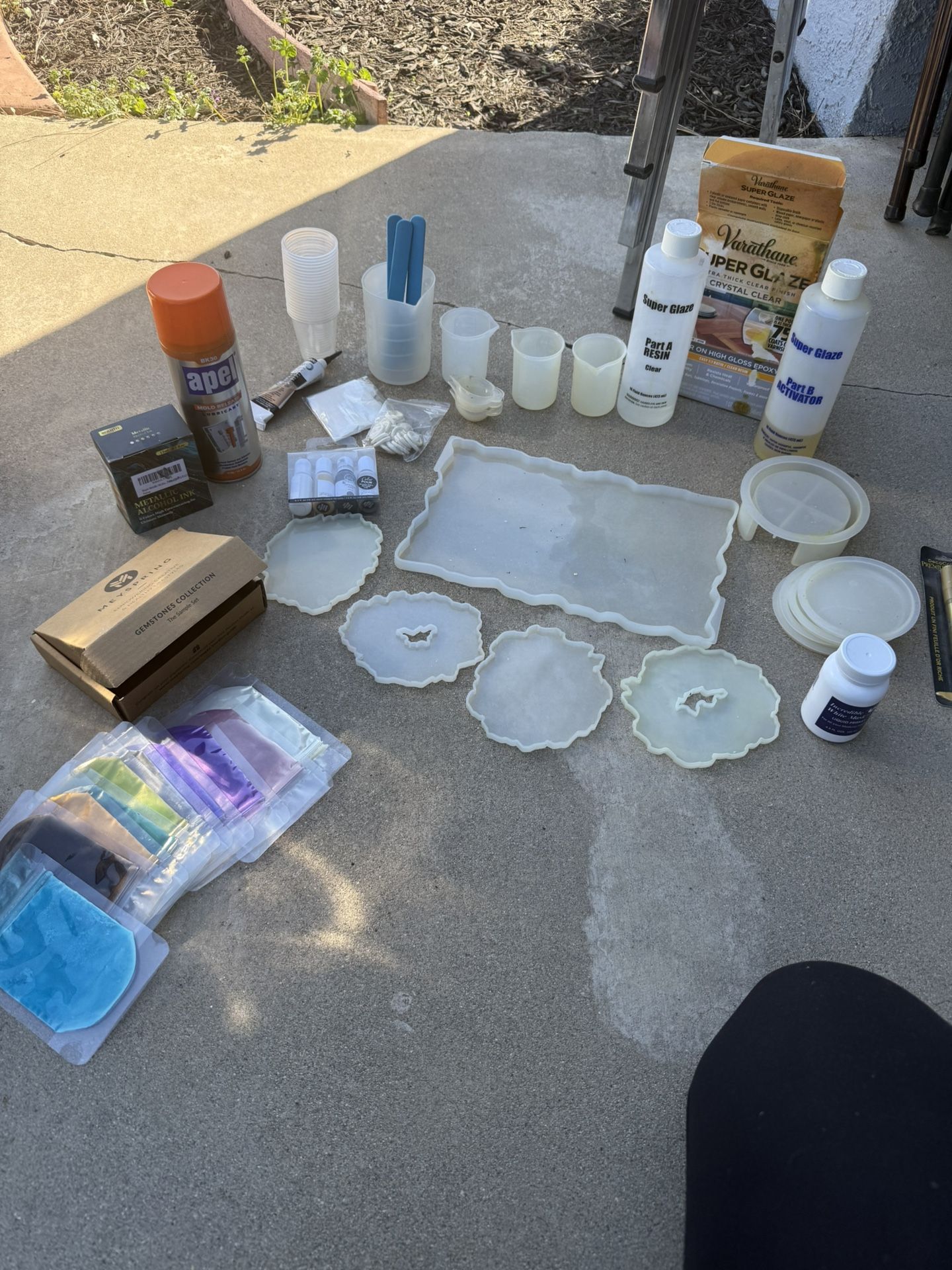 Resin Kit- Molds, Metallic Pen, Non Stick Spray, Silicon Tools, Micah Powder