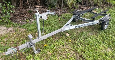 Galvanized Jet ski trailer excellent condition. Registration .Ready to load…