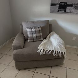 Huge Swivel Living Chair