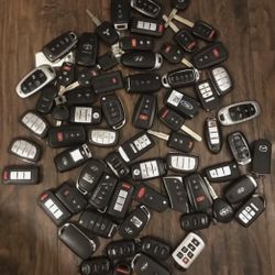 Kia key fob Toyota key fob Hyundai key fob Mini Cooper key fob Nissan key fob Bentley key fob Ford key fob Chevrolet key fob Bmw key fob