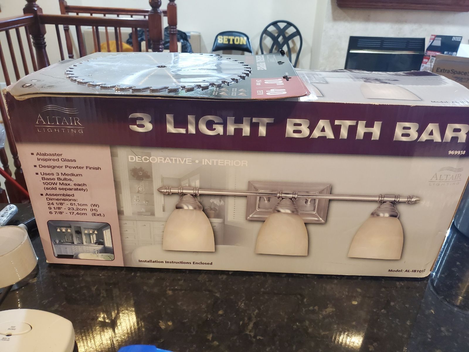 Bath bar light fixture