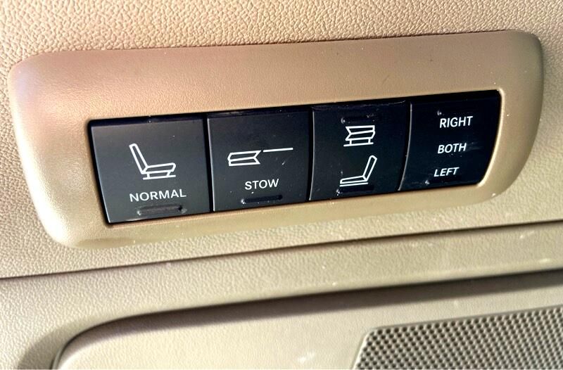 2011 Chrysler Town & Country