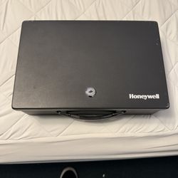 Honeywell Safe