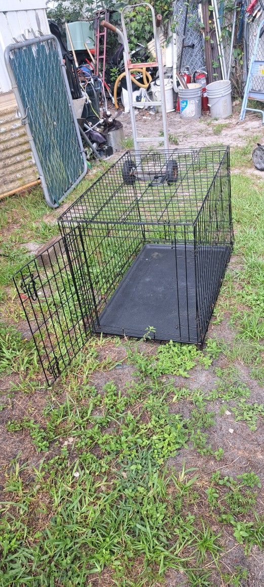 Large cage like new.