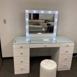 New Make Up Vanity Desk With Mirror & Lights