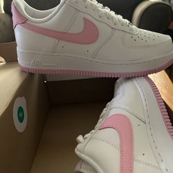 Brand New Never Wore Nike Size 8