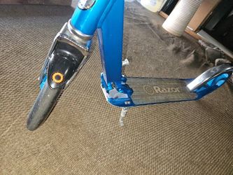 Razor A5 Lux Kids Kick Scooter