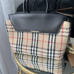 Burberry, Bags, Beautiful Authentic Burberry Handbag