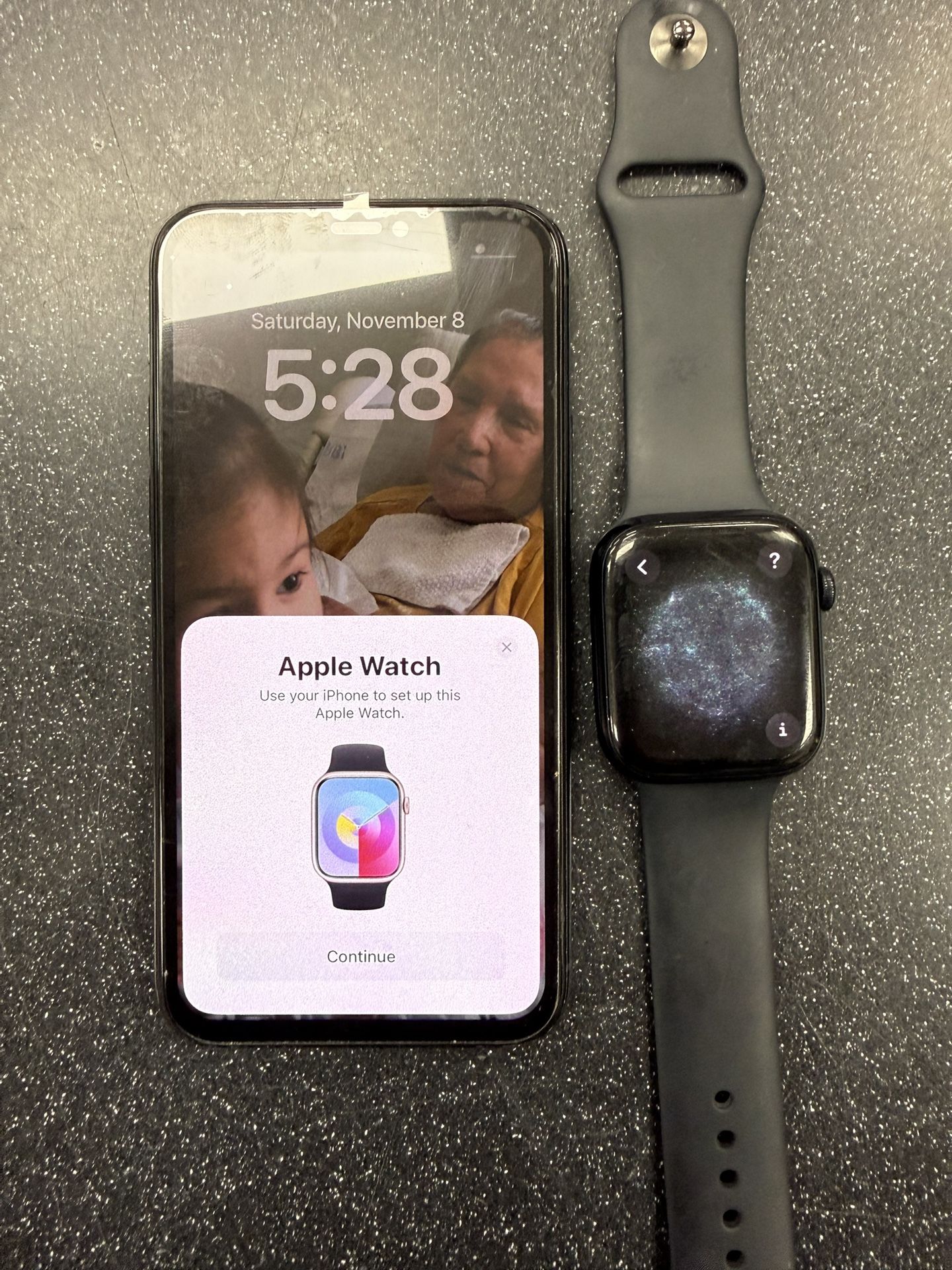 iPhone 11 Pro And Iwatch 7 45mm 