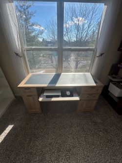 Work desk