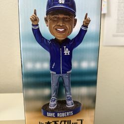 Dodgers Dave Roberts bobble head 