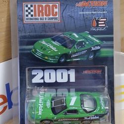 Action Racing 1/64 NASCAR diecast #1 IROC True Value Dale Earnhardt 2001 NIP