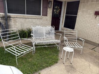 White metal 4-piece patio set