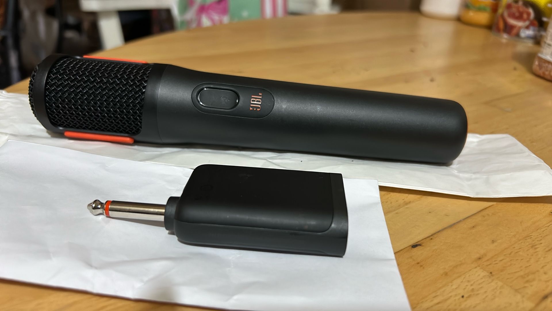 JBL Wireless Microphone + Mic cable Plug In 