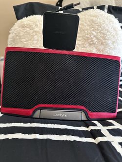 Bose sound dock portable digital music system .