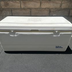 Igloo 128-Quart Insulated Marine Cooler