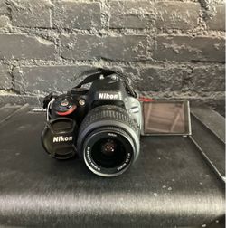 Nikon D5100 w/18-55mm 1:3.5-5.6G VR