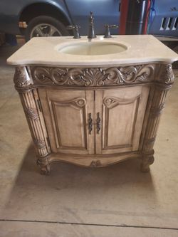 Bathroom vanity 33x21