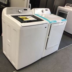 New Scratch And Dent Samsung Washer And Dryer Set. 1 Year Warranty 