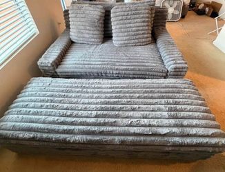 Loveseat & ottoman