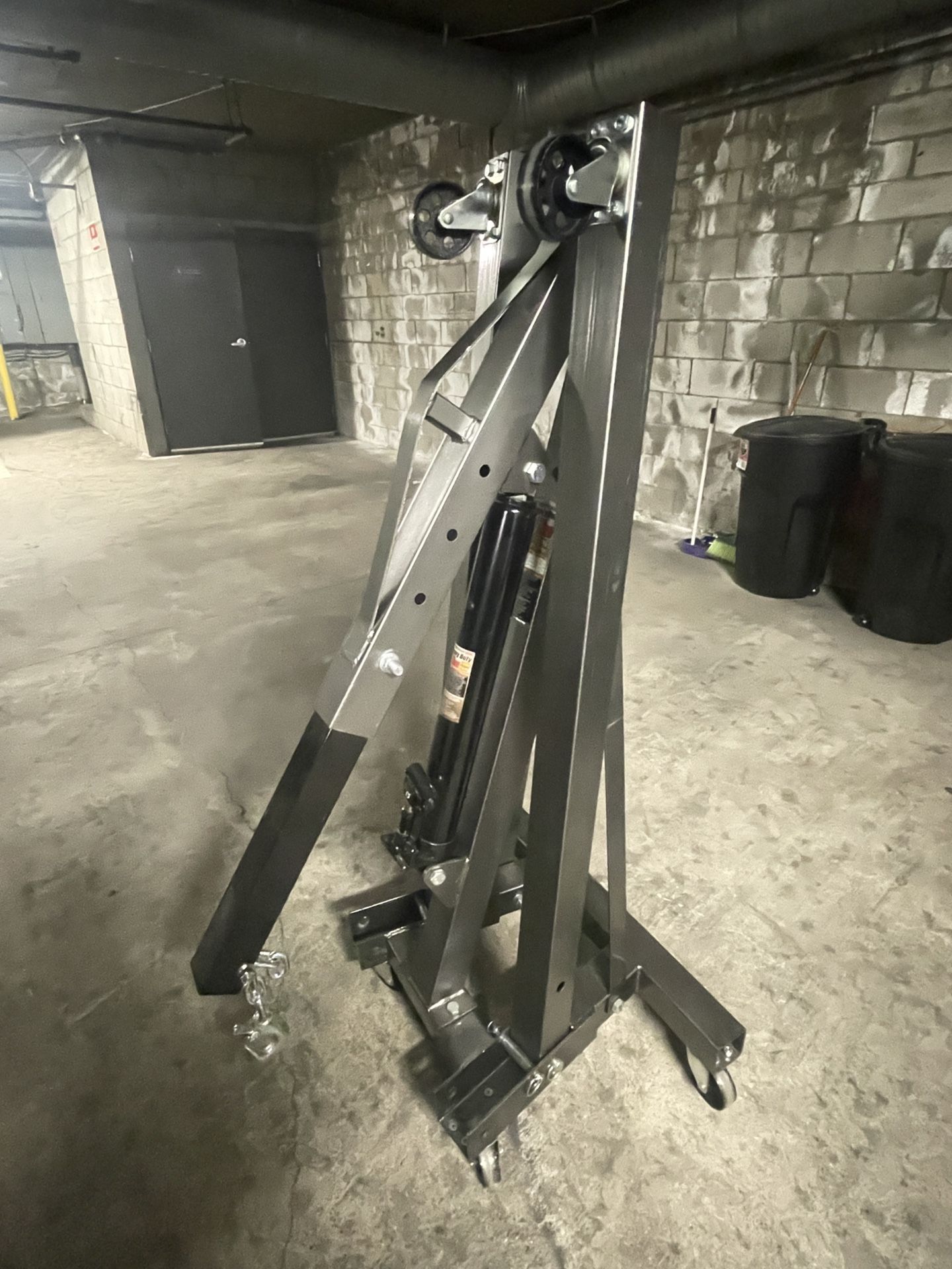 Engine Hoist 1 Ton Like New