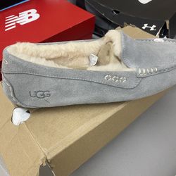 Uggs Slippers 
