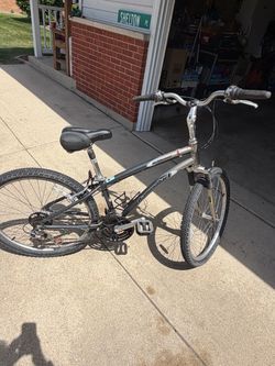 Diamond back wildwood hybrid bike