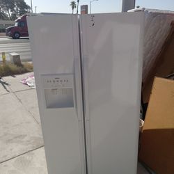 Free Refrigerator for Parts or Scrap Metal 