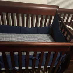 Baby Crib With Changing Table And 3 Drawers 